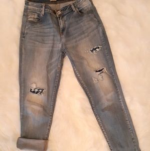 CACHE DISTRESSED JEANS SEQUINS DETAILS